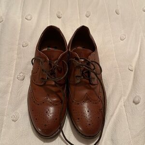 ID Required Wing-tipped Size 5 Oxford dress shoes